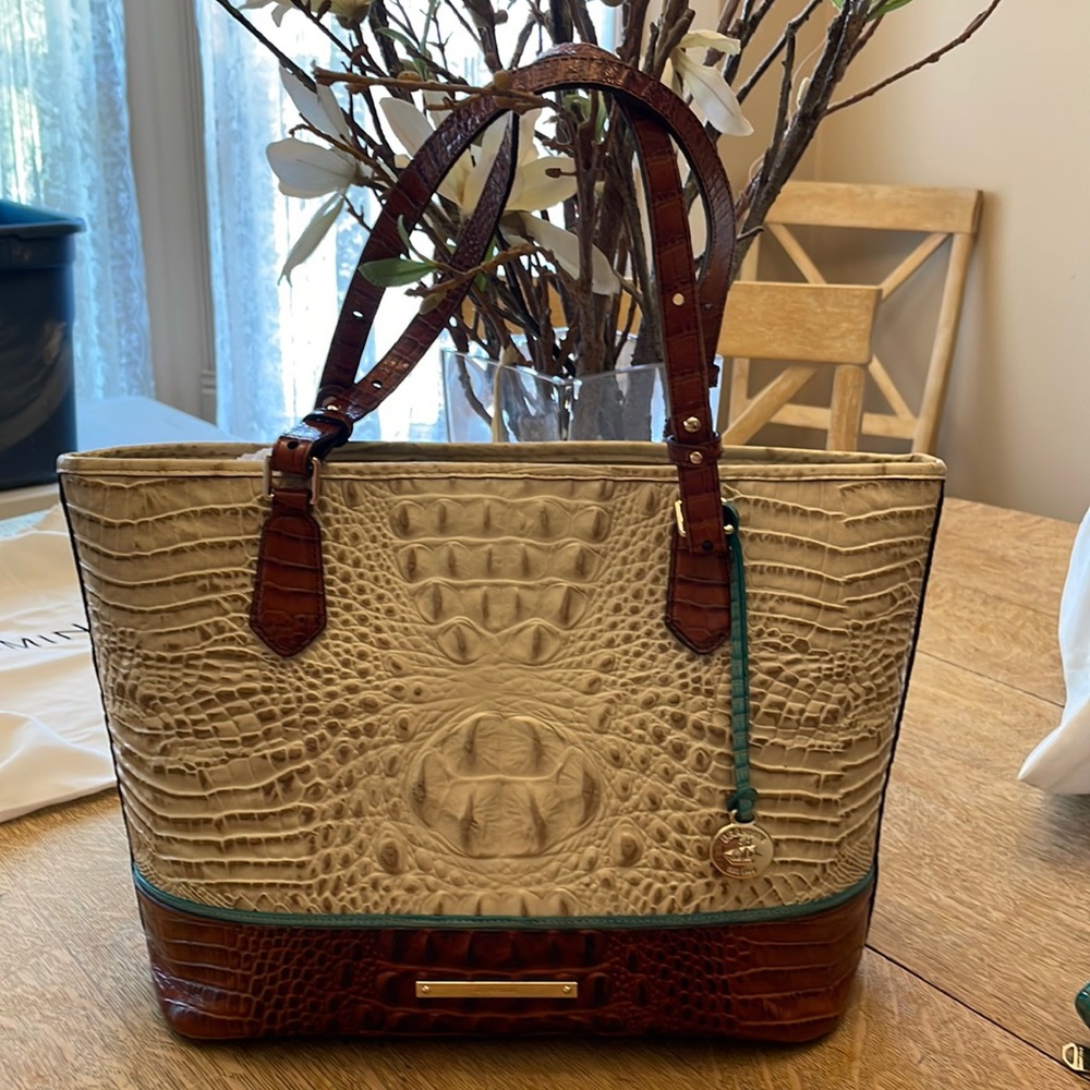 Brahmin Medium Asher Tote/Vanilla Macaw